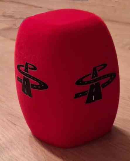 Voor een beter geluid: de plopkap met logo